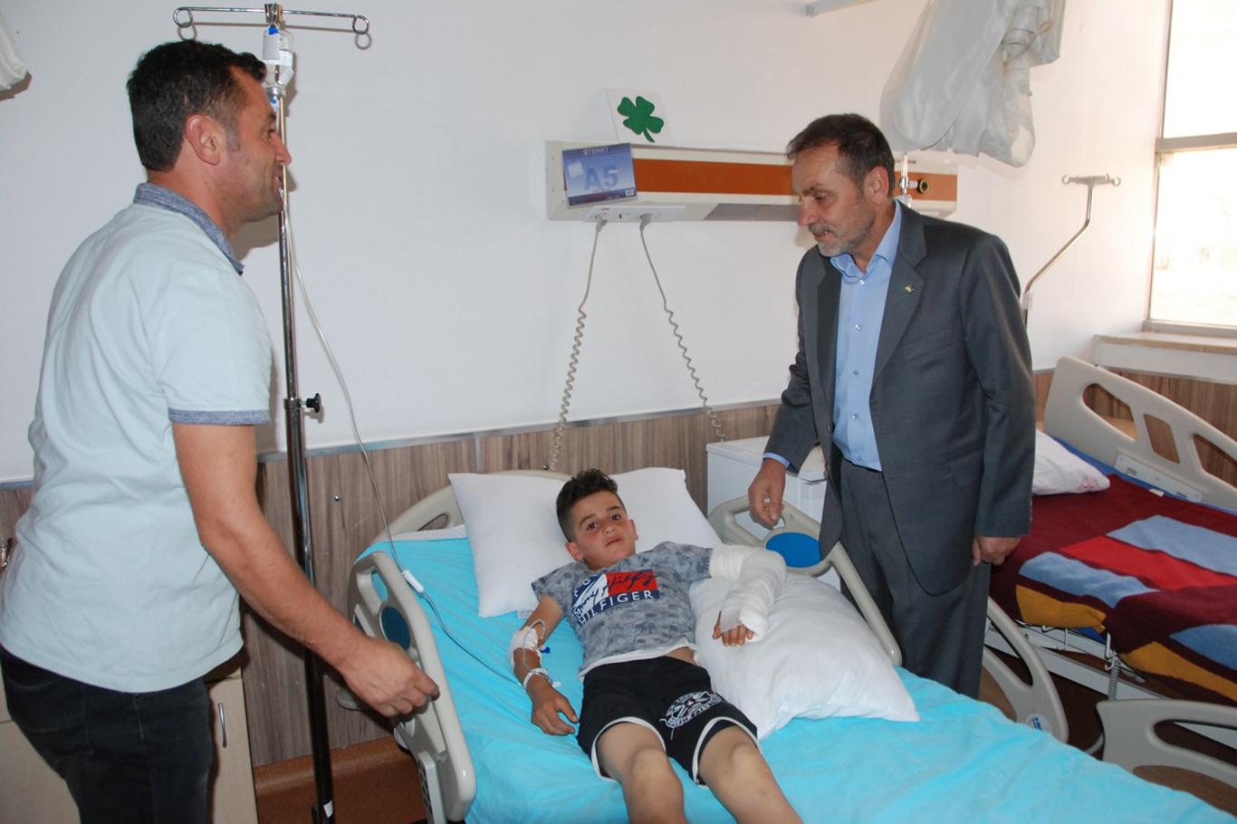 HÜDA PAR Bitlis İl Başkanlığı hastaları ziyaret ederek bayramlarını kutladı